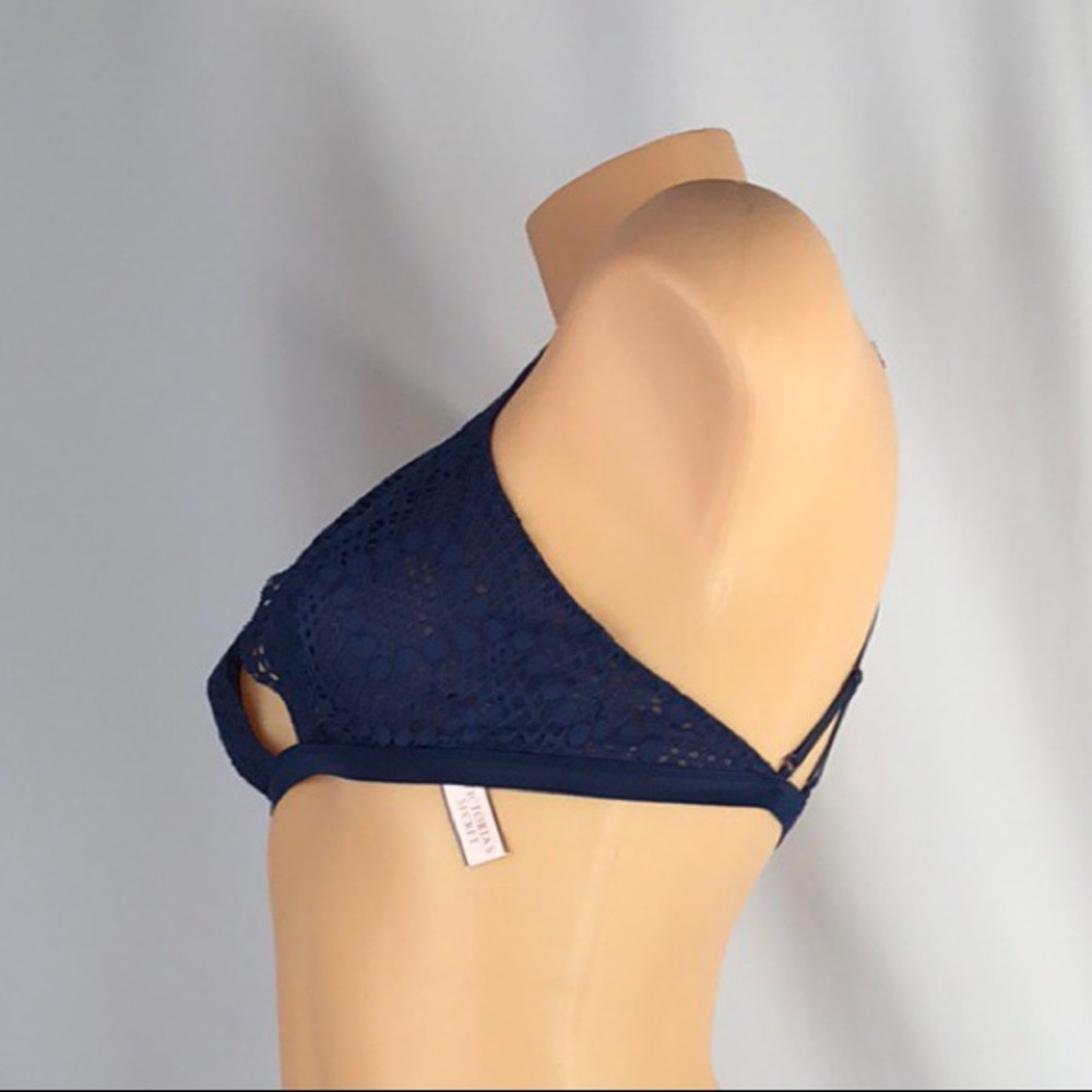 โ
๐๐ Victoria's Secret high neck keyhole bralette - Picture 4 of 6